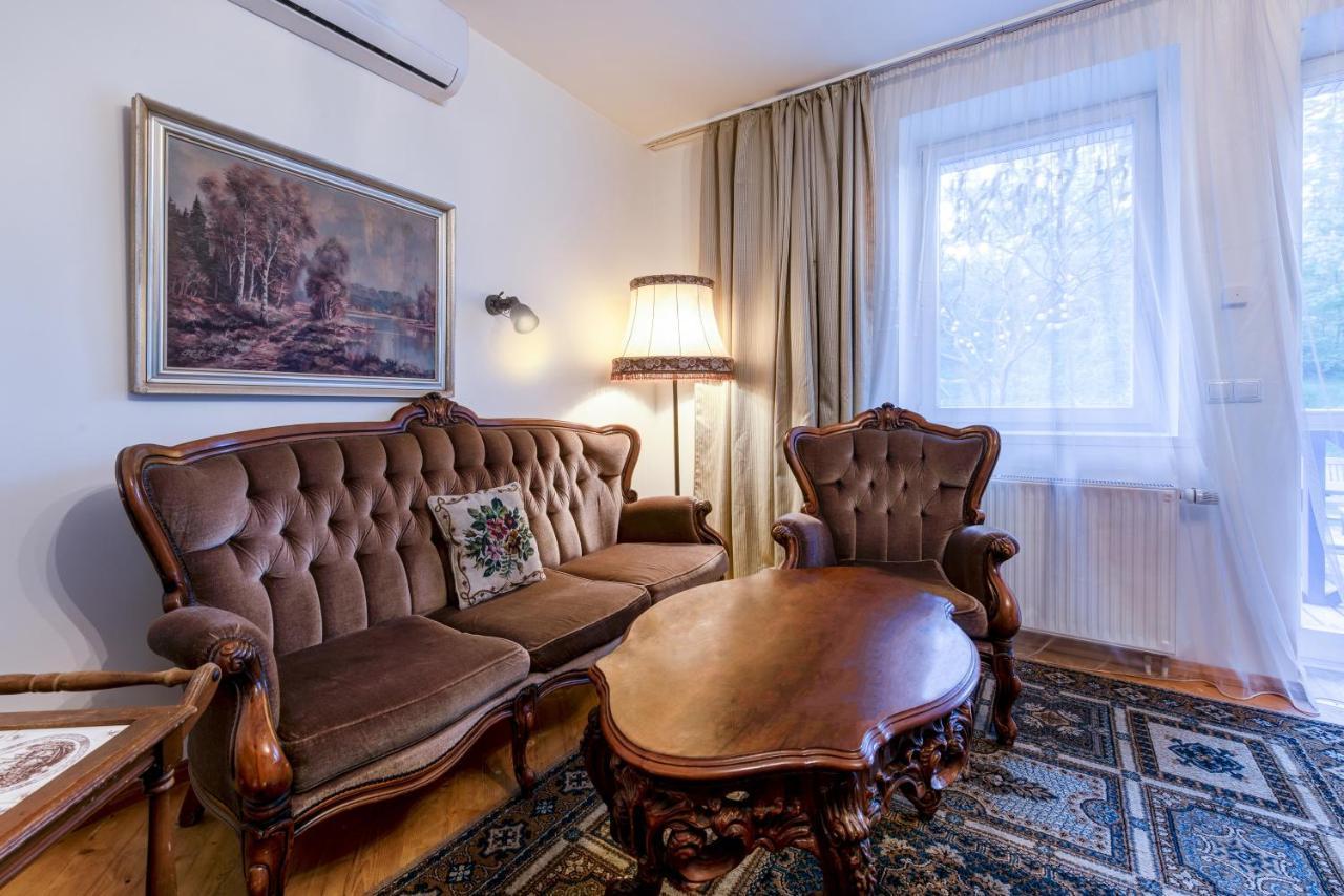 Hotel Jelita Nida Luaran gambar
